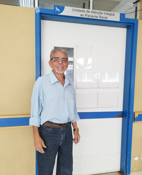Fernando França fez diálise no HU-UFJF/Ebserh e até mesmo saltava de paraquedas durante o tratamento. Foto: UCR 24