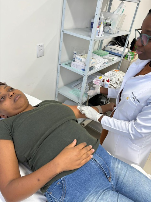 A Gabriela de Oliveira foi uma das contempladas. Ela tem um bebê de dois meses e aproveitou o mutirão para inserção do Implanon. 