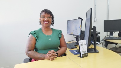 A ouvidora do HU-UFJF, Flávia Pires, reforçou que a Pesquisa é um meio de escuta qualificada das experiências dos pacientes, fornecendo subsídios para aprimorar a assistência prestada. Foto: UCR 24 