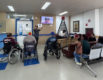 A equipe também utiliza abordagens em sala de espera e atendimentos individuais, respeitando a dinâmica e a disponibilidade de cada turno da Hemodiálise.