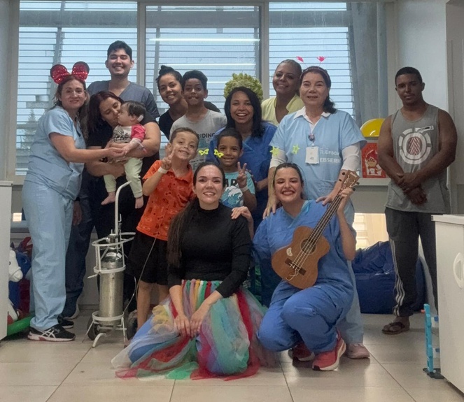 Trupe do Riso no dia da criança HU-UFSCar