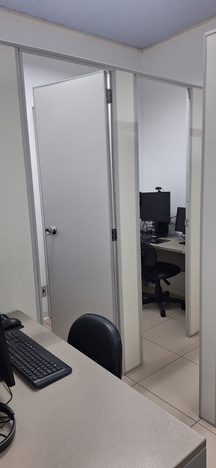 Sala com cabines 2