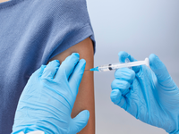 Estudo multicêntrico atesta segurança e resposta imunológica da vacina da covid-19 em adolescentes com doenças inflamatórias imunomediadas