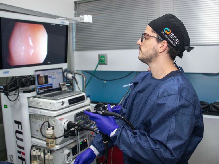 residente de gastroenterologia (1).png
