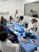 Comissão promove curso sobre laserterapia para enfermeiros do Hucam-Ufes