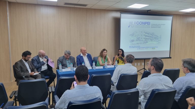 Mesa de abertura.jpg