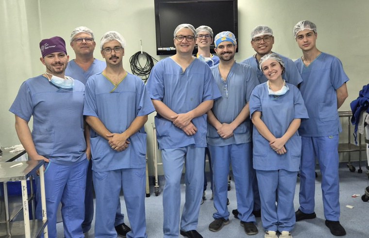 Cirurgia de estimulação cerebral profunda auxilia no tratamento da Doença de Parkinson