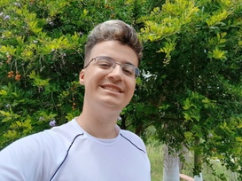 Acadêmico de Farmácia da UFPel durante as filmagens do curta-metragem no HE 