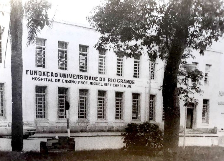 HU-Furg cria Núcleo de Memória para organizar e preservar registros de sua história
