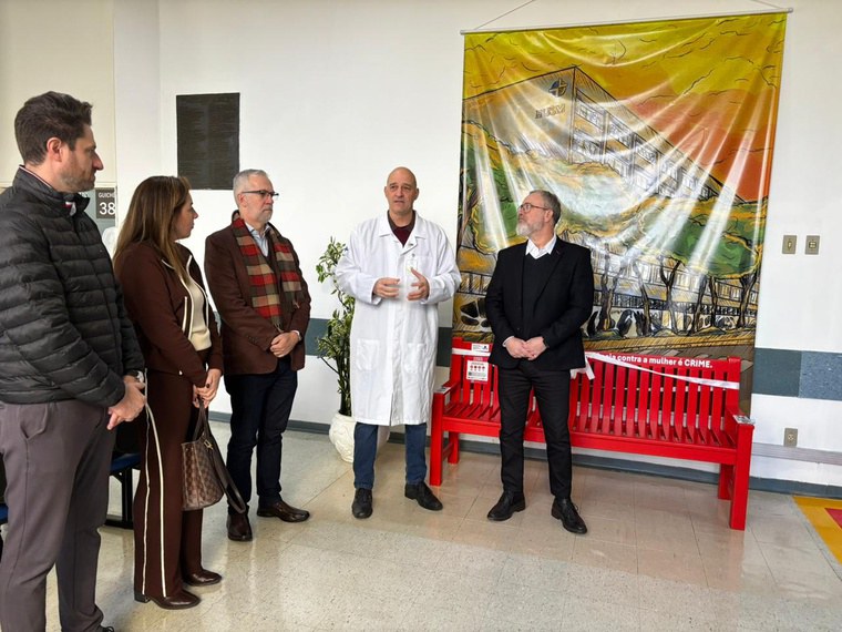 HUSM-UFSM inaugura Banco Vermelho e reforça compromisso no enfrentamento à violência contra a mulher