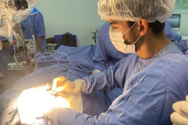 Hospital da Rede HU Brasil em João Pessoa (PB) inova com sistema inteligente de cirurgia para pacientes com perda auditiva