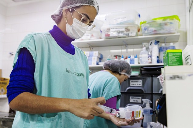 Hospital da Rede HU Brasil em Dourados (MS) orienta população sobre chikungunya