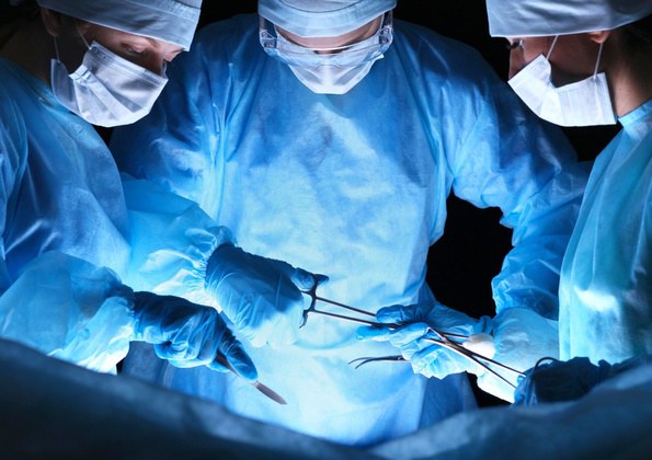 Unidade da Rede HU Brasil em Teresina (PI) realiza cirurgia com tecnologia avançada para tratar aneurisma cerebral em jovem