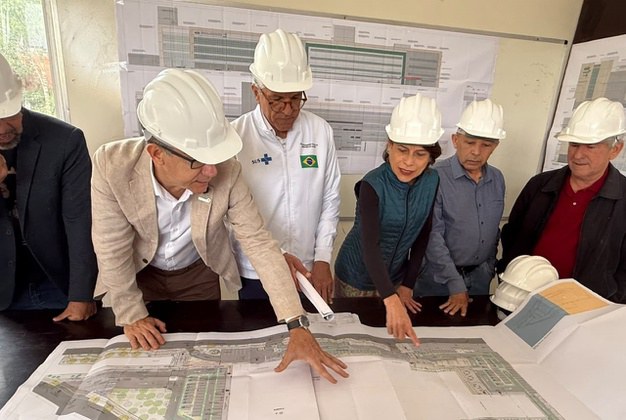 HU Brasil e Ministério da Saúde fazem visita técnica às futuras instalações do novo hospital da Unifesp em São Paulo