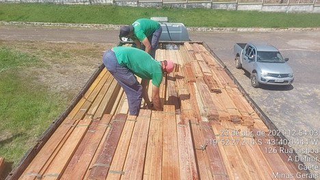 2021-04-28-apreensao-castanheira-Brasil3-Ibama-PRF