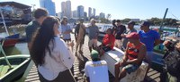 Ibama realiza ação de educação ambiental para pescadores de Vitória, no Espírito Santo
