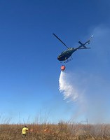 Ibama realiza treinamento com helicópteros para combate a incêndios florestais