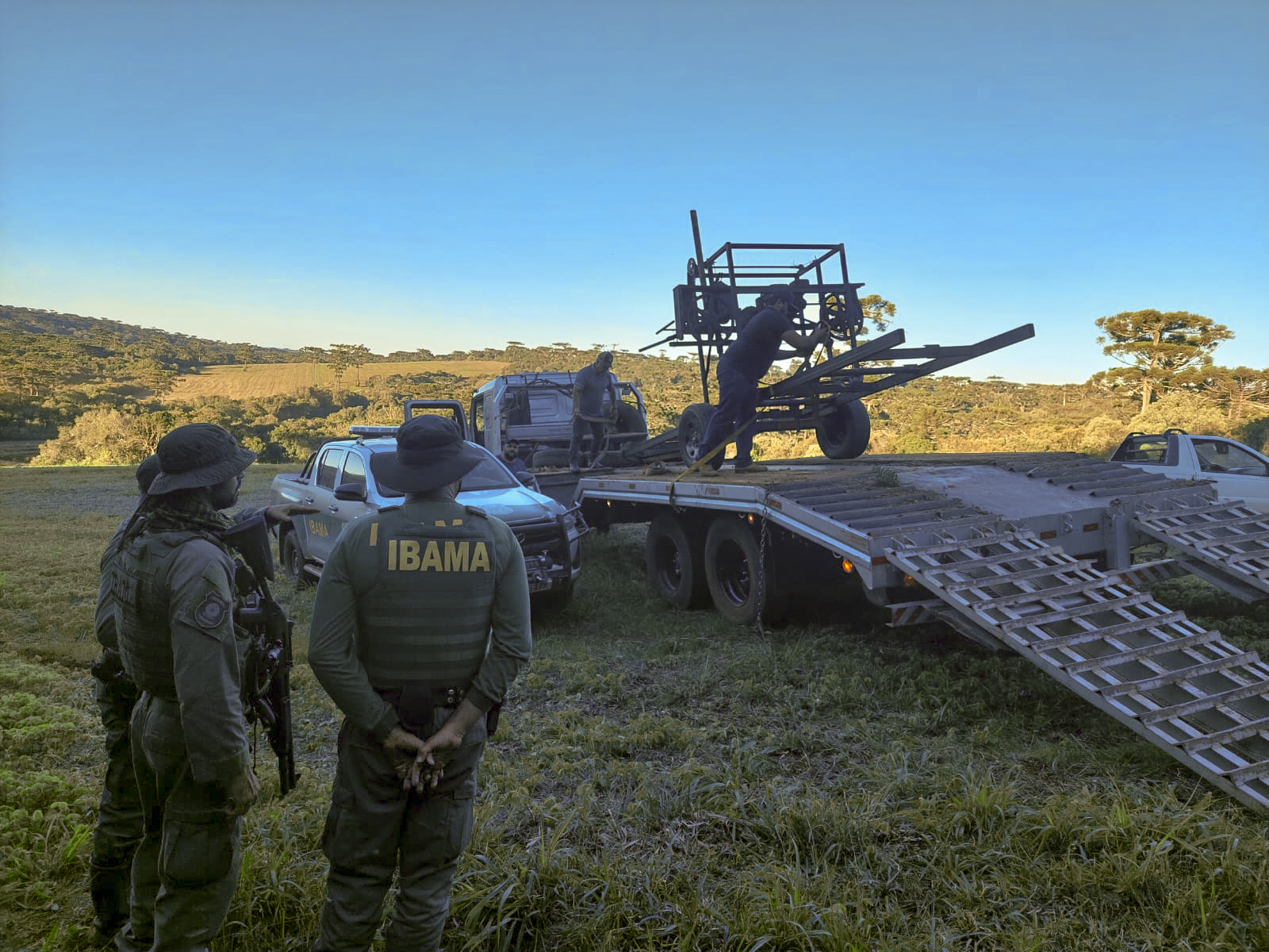 Ibama apreende serraria móvel em território indígena no PR — Ibama