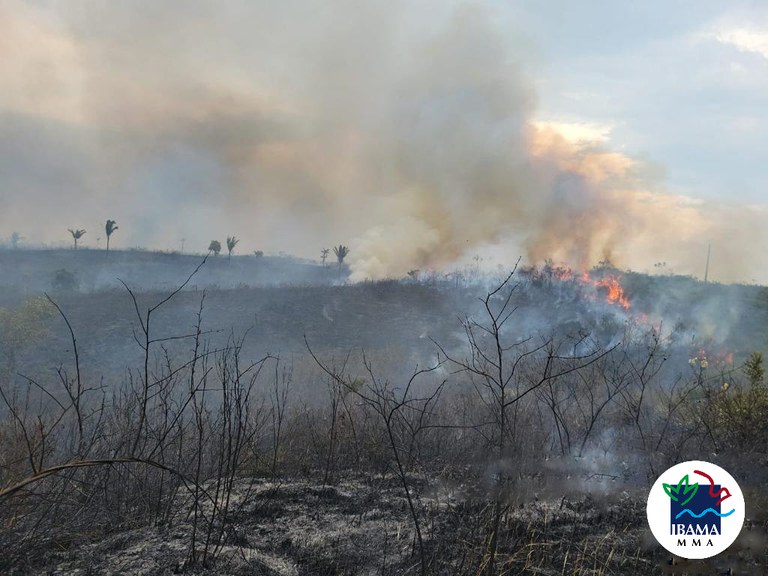 2023-09-13_Prevfogo_controla_incendio_na_BR-319-AM-1