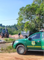 Ibama e órgãos federais desmontam loteamento clandestino na Baixada Fluminense (RJ)