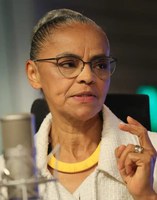 Com mais brigadistas e aeronaves, Marina Silva detalha ações para combate a incêndios