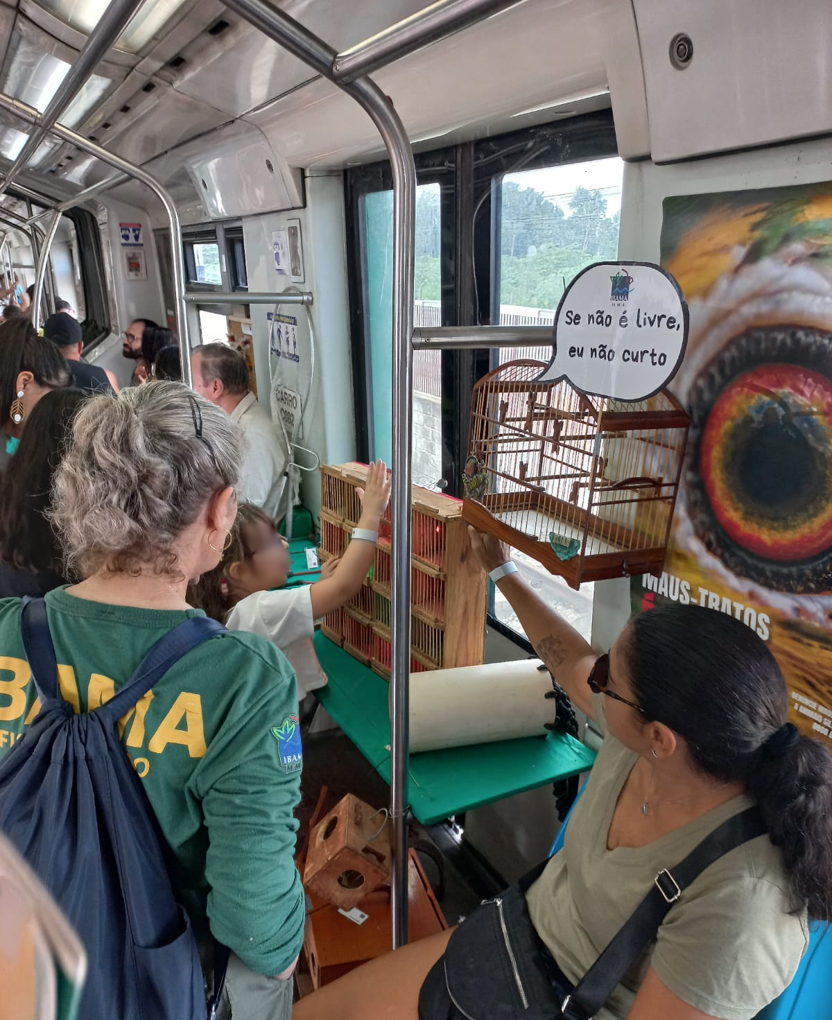 Público interagiu com petrechos usados por traficantes de animais