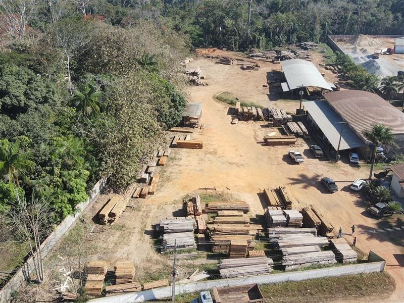 2025-11-13 Vista aérea de um dos locais alvos de fiscalização.jpg