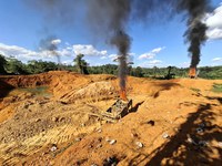 Ibama atua em ação conjunta na Operação de Desintrusão na Terra Indígena Kayapó (PA) e inutiliza garimpos ilegais