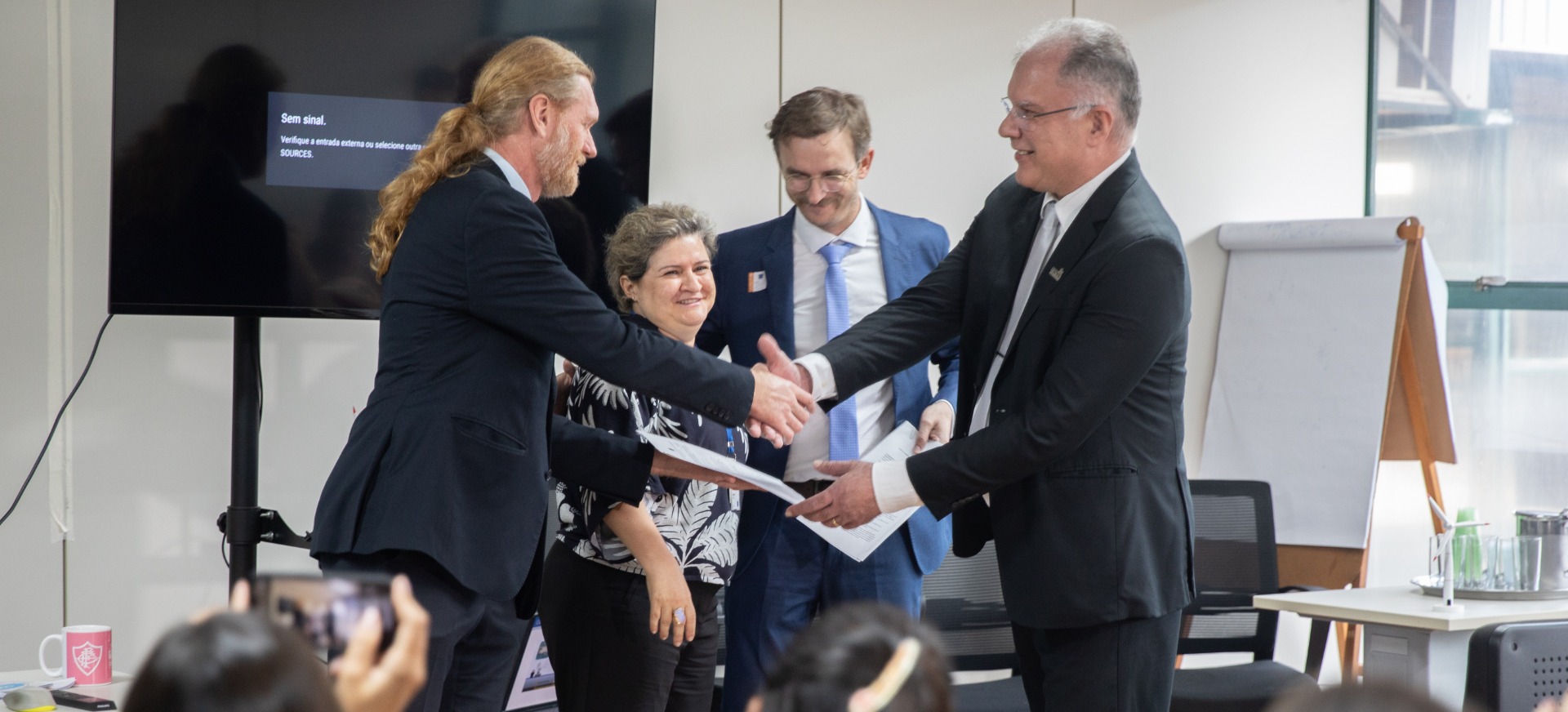 2025-06-24 Momento da entrega da 1ª licença prévia para projeto eólico offshore do país.jpg