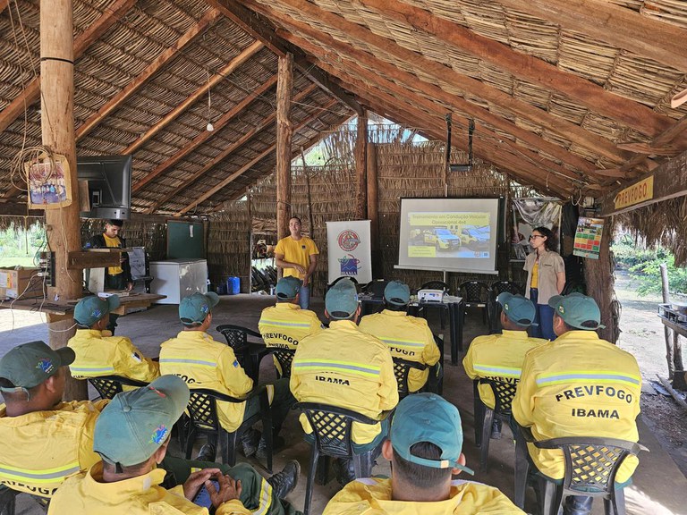2025-05-06 Brigadistas Xerente fazem um curso de condução veicular em situações adversas.jpg