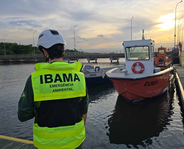 2025-05-30 Vistoria no pier da Transpetro Alemoa, Santos.jpeg
