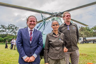 Esquerda para a direita: o presidente do Ibama, Rodrigo Agostinho; a ministra do Meio Ambiente, Marina Silva; e o diretor de Proteção Ambiental do Ibama, Jair Schmitt - Foto: Mayangdi Inzaulgarat/Ibama.