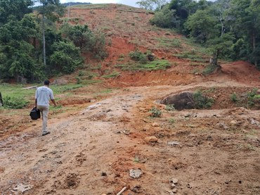 Servidor do Ibama vistoria área de instalação do empreendimento de energia