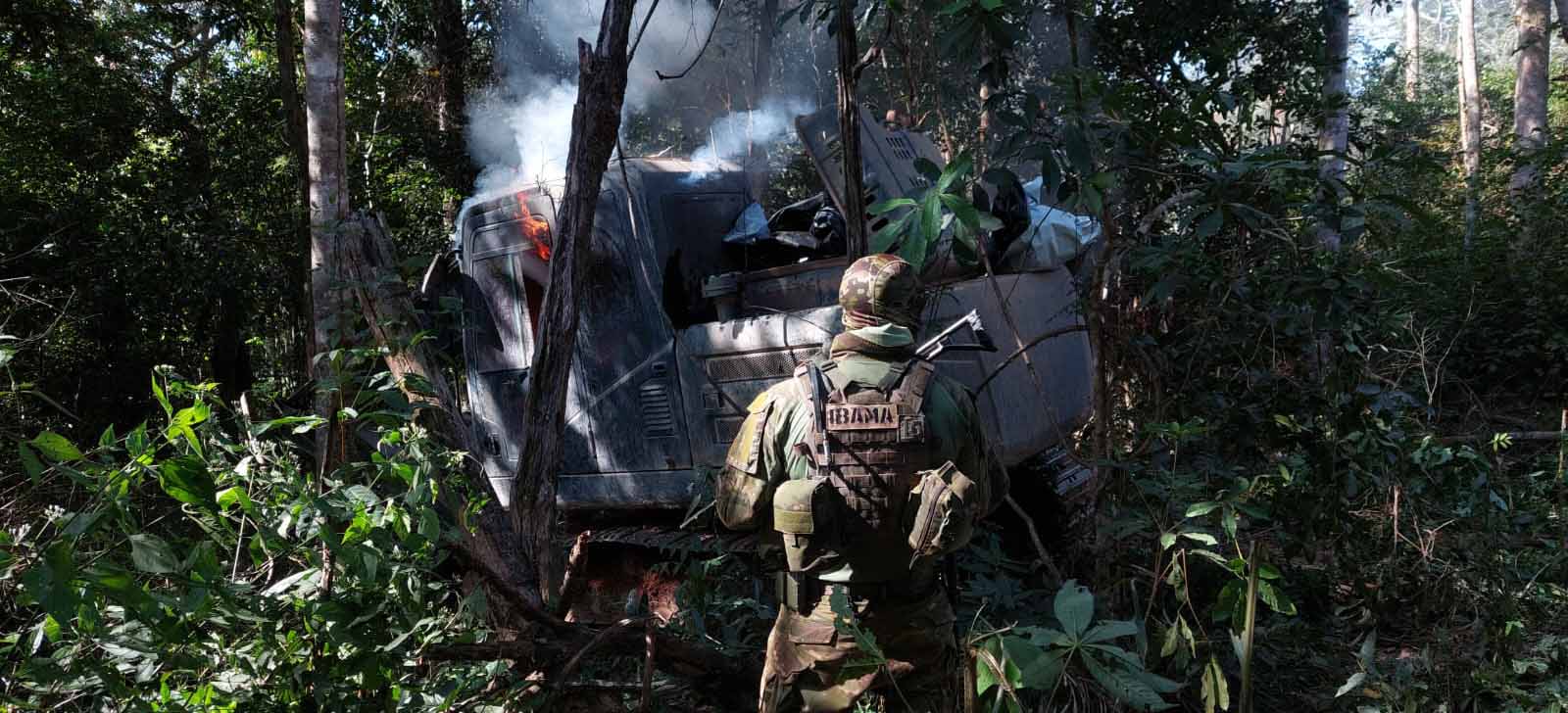 Grupo Especial de Fiscalização do Ibama em operação na TI Sararé para conter o avanço dos grupos criminosos na região.jpeg