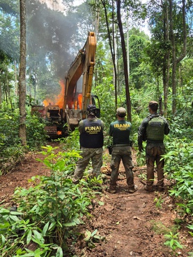 2026-03-02 Escavadeiras e dragas utilizadas na extração clandestina de ouro foram inutilizadas para impedir a continuidade do dano ambiental.jpg