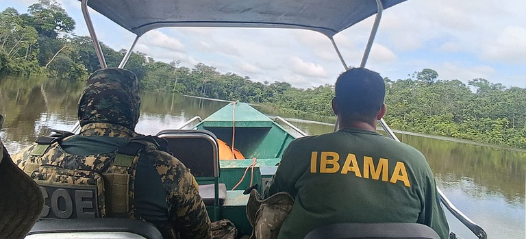 2026-03-02  Agentes do Ibama e do COE da Polícia Militar do Acre durante a fiscalização.jpeg