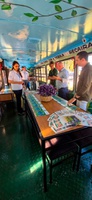 Ônibus que leva educação ambiental à população recebe livros e outros materiais do Ibama no TO