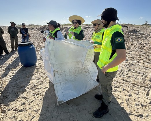 Ibama realiza capacitação em limpeza de praias em Aracaju (SE)