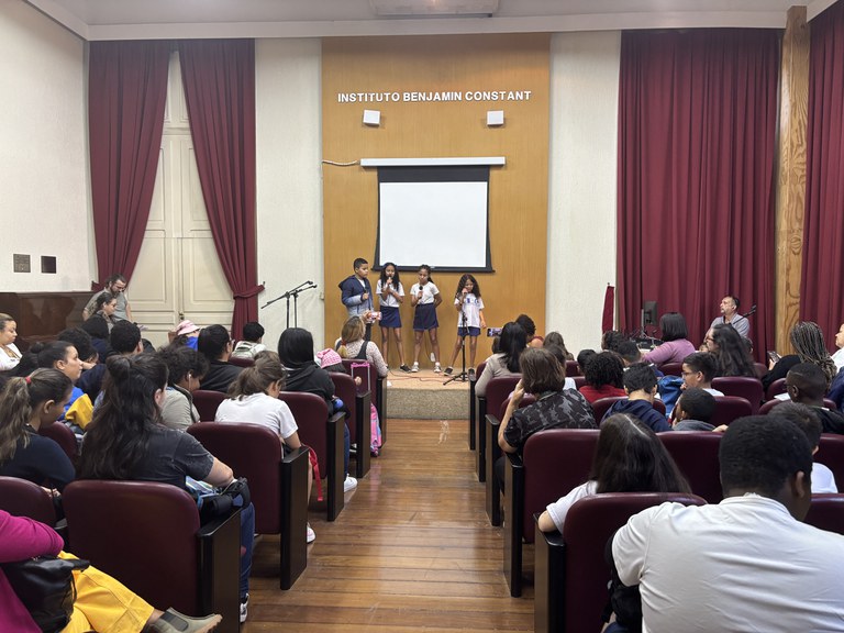 Alunos do IBC apresentam talentos musicais