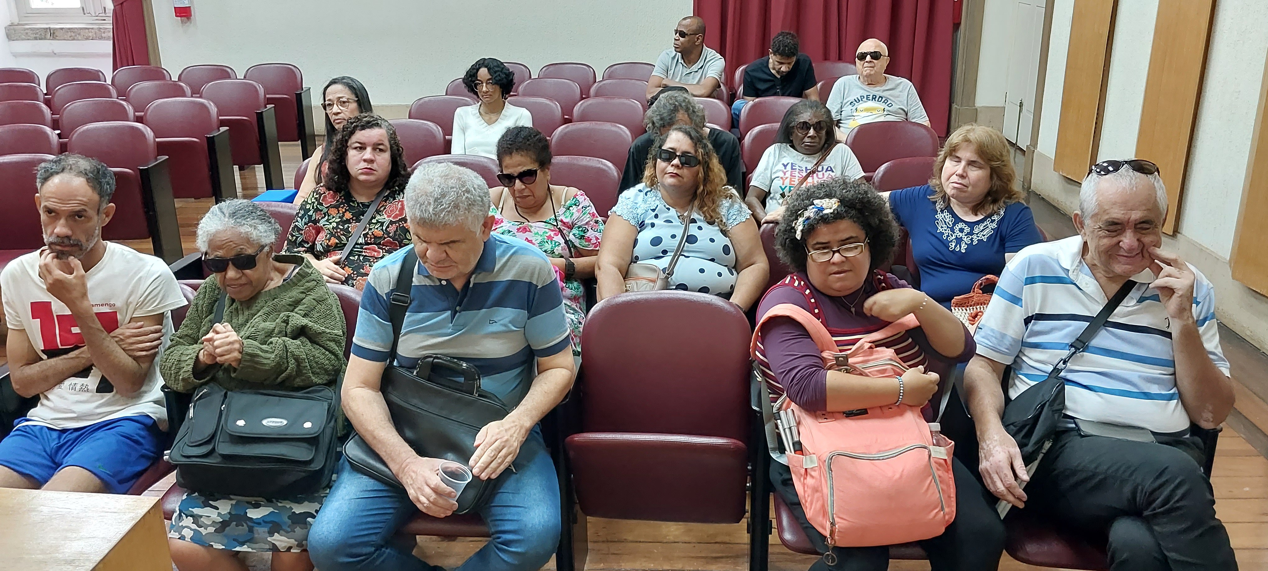 Plateia encontro ex-alunos