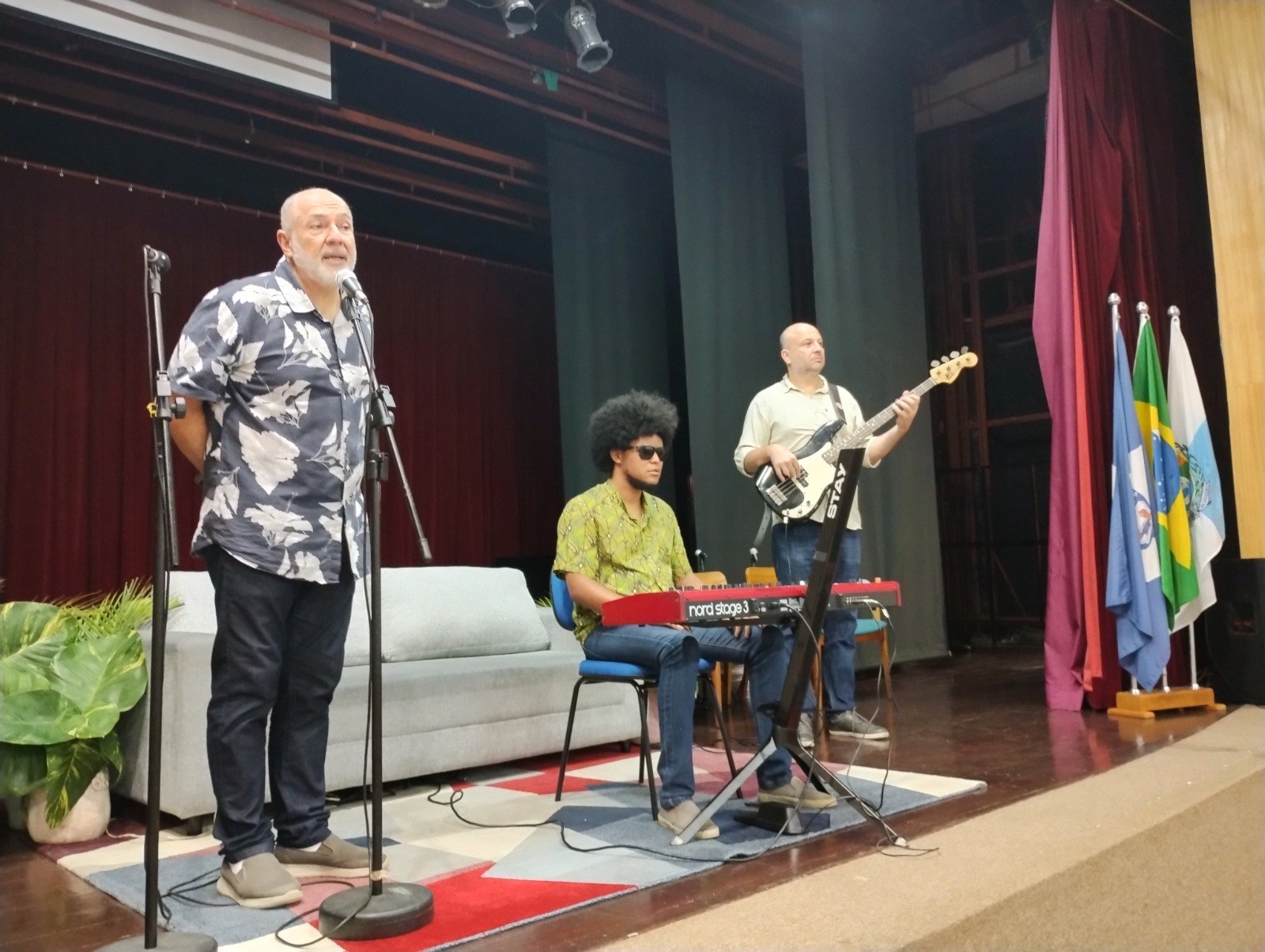Apresentação do Trio Jobim nas Escolas - 169 anos do IBC