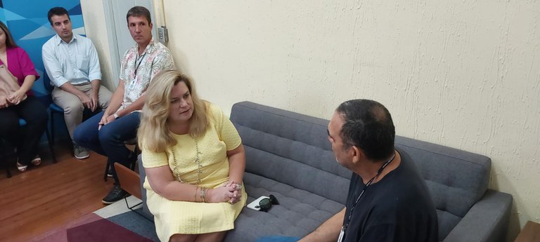 Foto da cônsul-geral Jacqueline Ward e o diretor-geral Mauro Conceição - visita gabinete