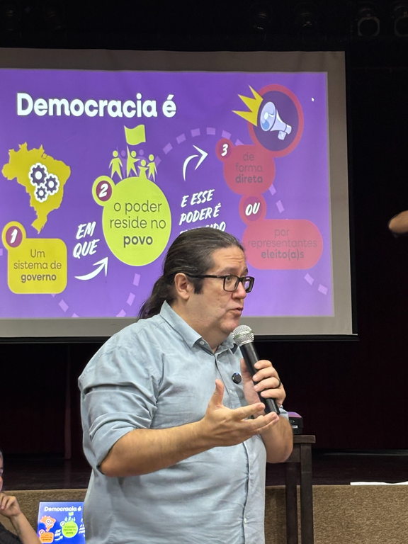"Democracia e Diversidade" foi tema de palestra no IBC