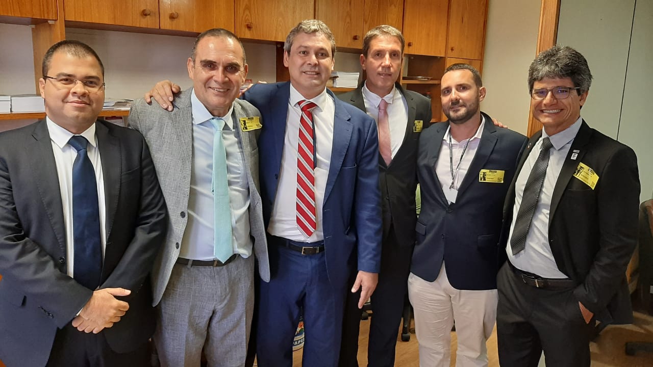 Visita ao Ministério da educação - foto com Marcelo Chilingue (DMR), Mauro Conceição (diretor-geral), Arlindo Junior (DED) e luis Fernando (DPA)