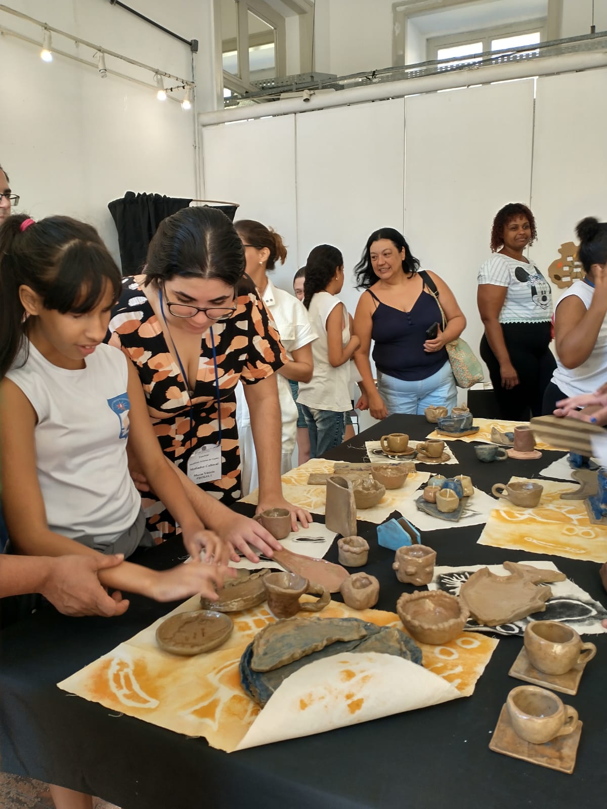 Exposição Manifestos Artistas de Ganho - cerâmicas - 169 anos