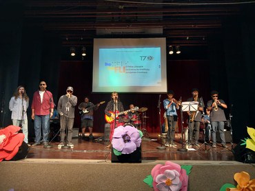 Orquestra Vibrações - apresentação na II FLI