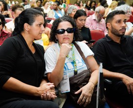 Luciana - aluna do programa de surdocegueira do IBC