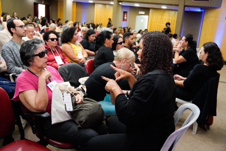 Serviço de Libras Congresso 200 anos do Sistema Braille