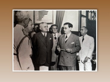 Foto da página de Joaquim Fernandes de Sá - inauguração rádio emissora do IBC com presença do presidente Dutra