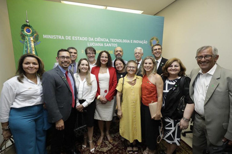 IMG - Luciana Santos é empossada como a nova ministra da Ciência, Tecnologia e Inovações